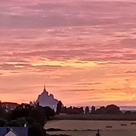 Appartement Lu'Ermael Avec Vue Mont Saint Michel Courtils Eksteriør bilde